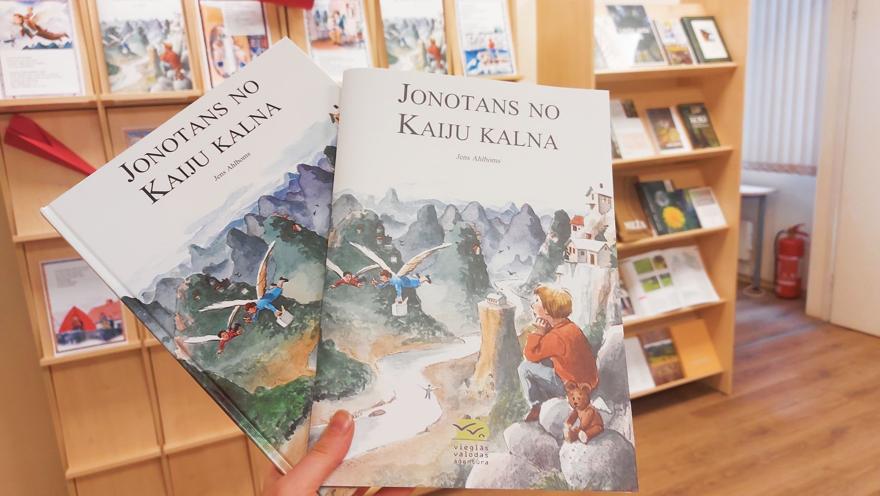 Grāmatas "Jonotans no Kaiju kalna” pirmizdevums un izdevums vieglajā valodā