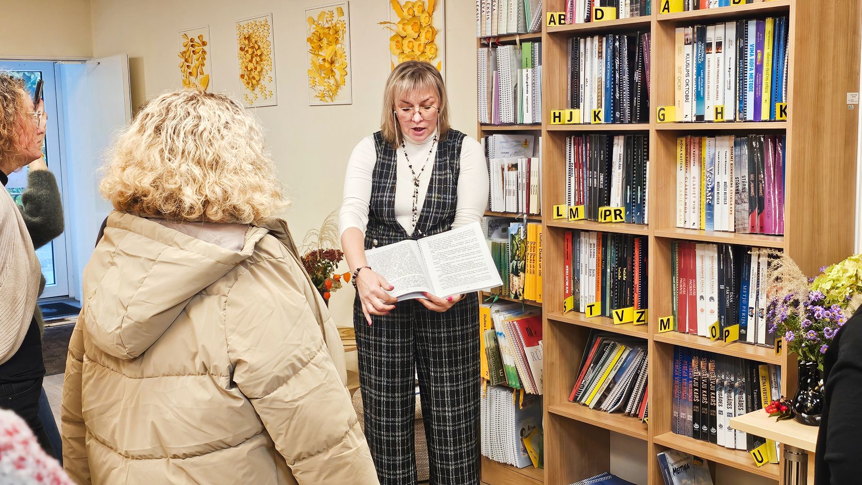 Iepazīšanās ar bibliotēkas krājumu
