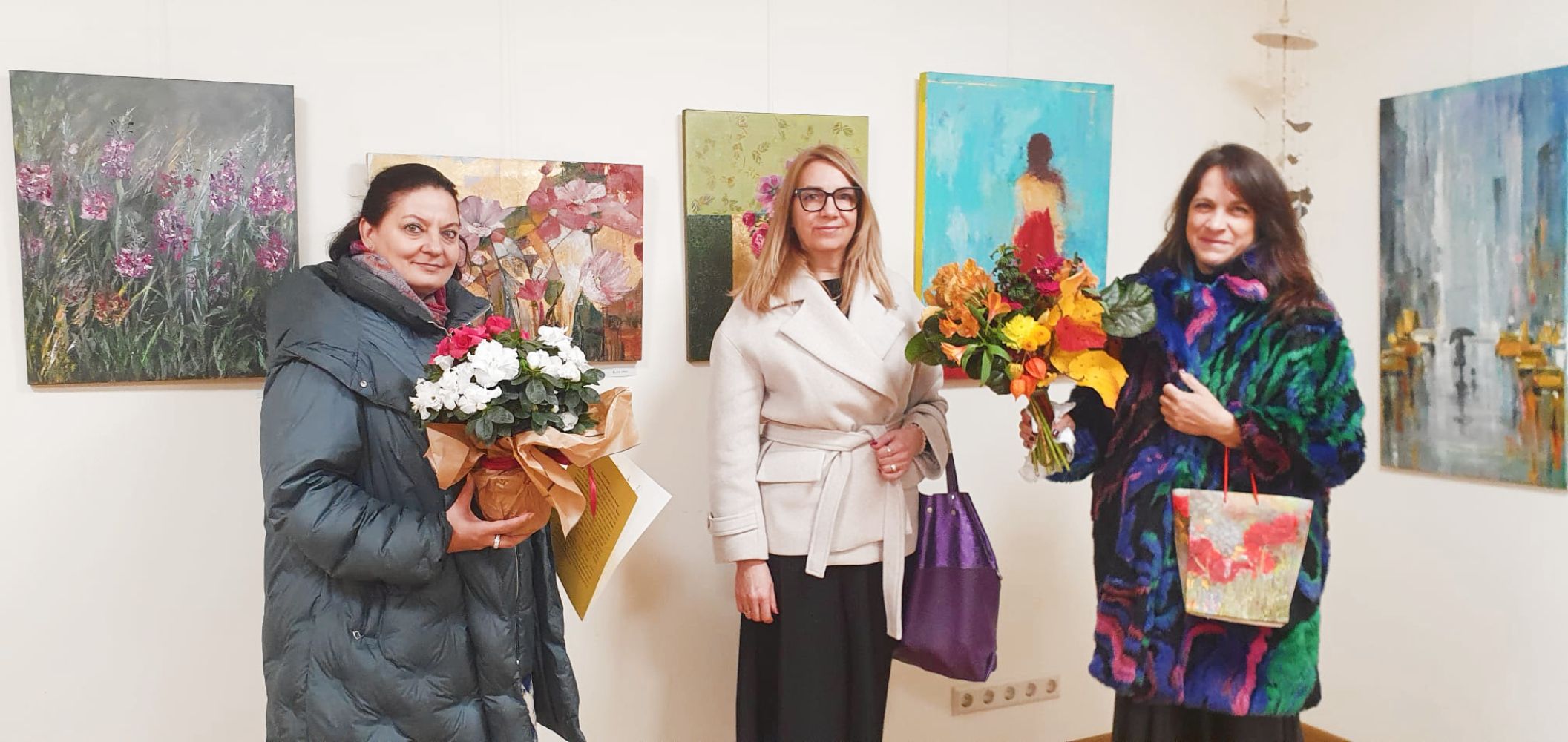 (No kreisās) Inonanta Millere, Inga Grīga, Agita Zābere