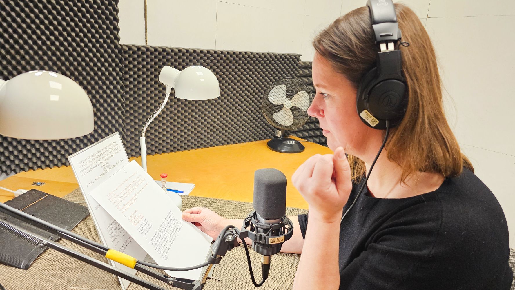 Iejušanās diktora lomā