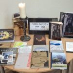 Rakstnieces Noras Ikstenas piemiņai veltīta grāmatu izstāde.