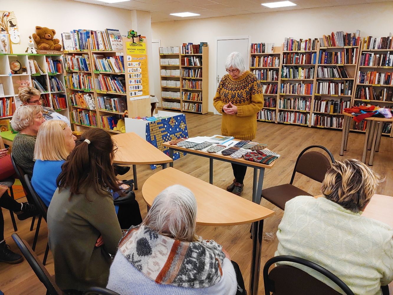 Anda Mazvērsīte uzrunā sanākušos (Foto: Līga Daudzvārde)
