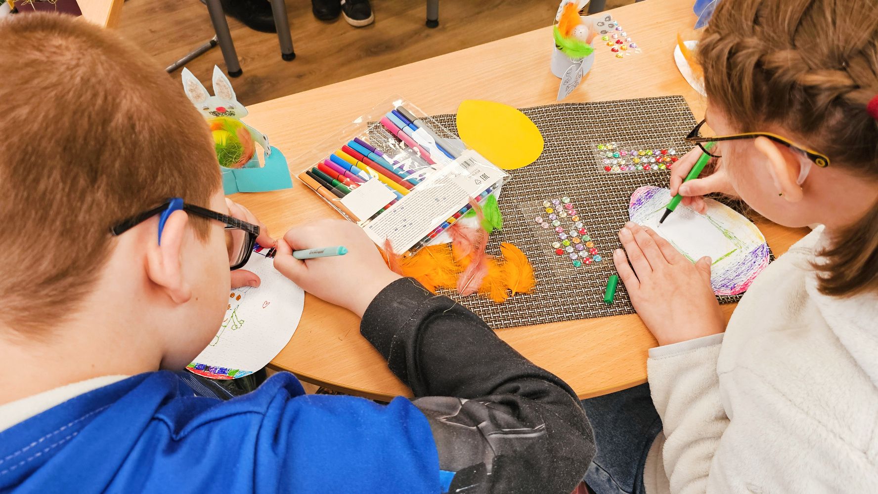 Bērni aktīvi darbojas