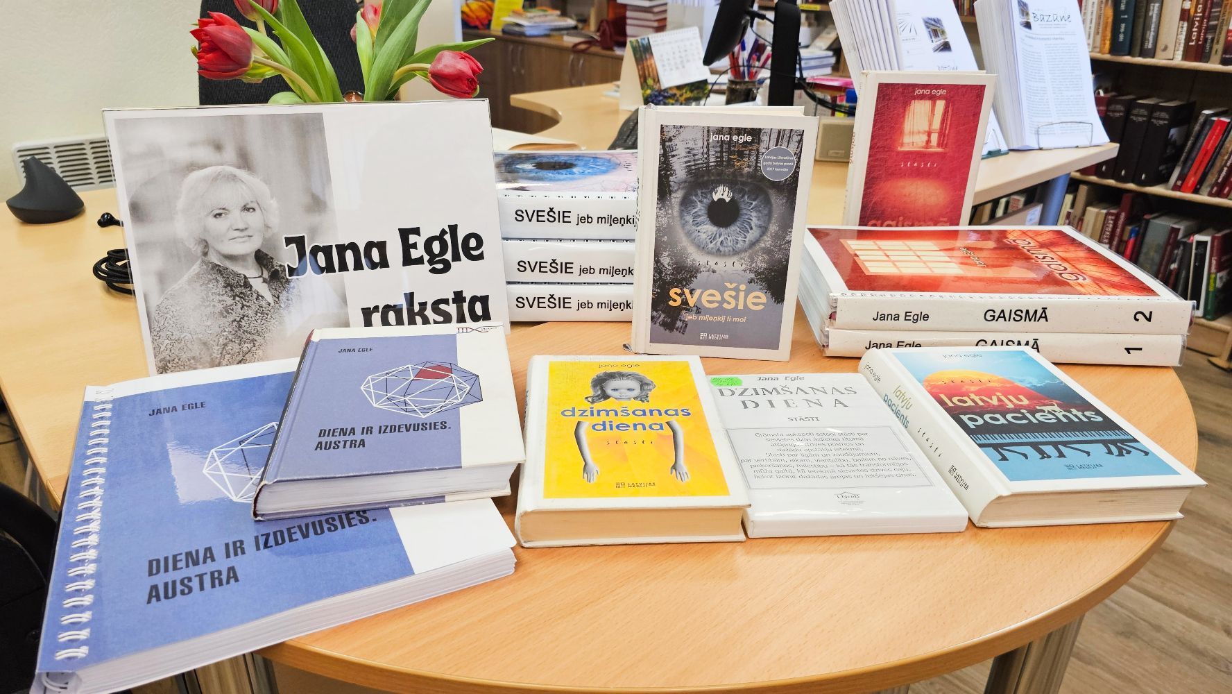 Izstāde "Jana Egle raksta"