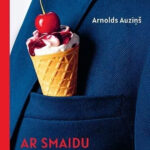 Vāks grāmatai "Ar smaidu trakā pasaulē"