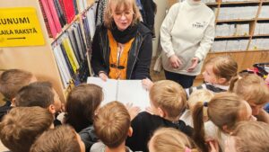 Iepazīšanās ar bibliotēkas krājumu