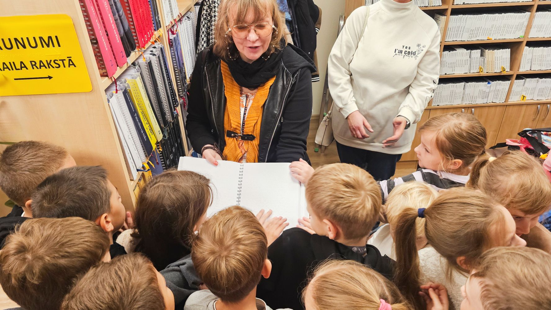 Iepazīšanās ar bibliotēkas krājumu