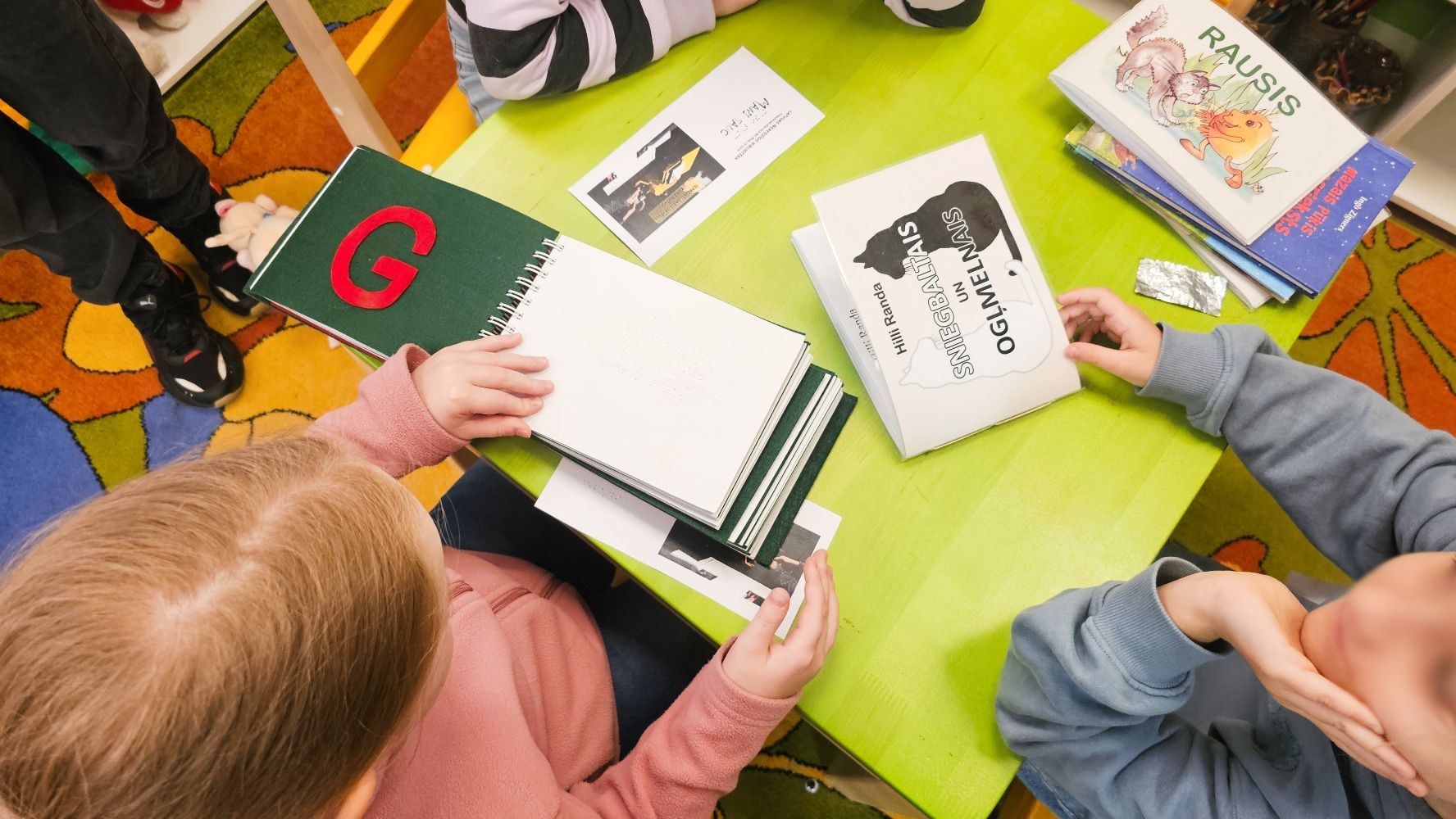 Iepazīšanās ar bibliotēkas krājumu